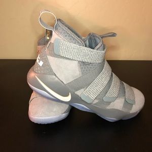 Nike Lebron Soldier XI 897644-010 Sizes 10 & 11